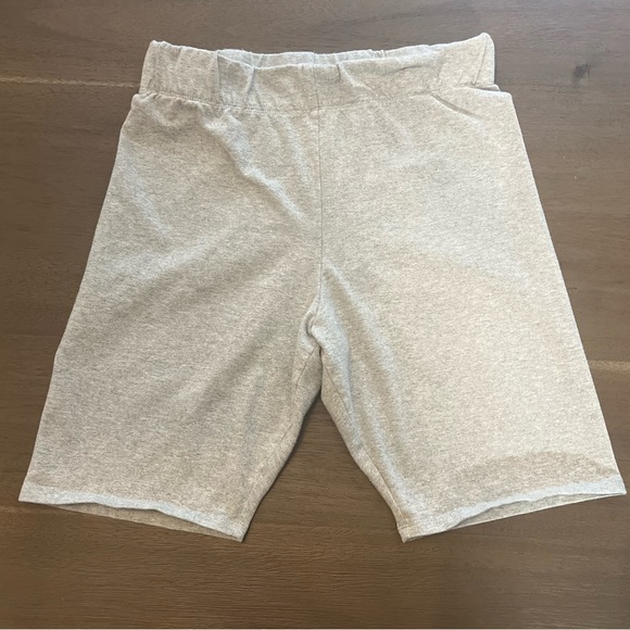 GOOD AMERICAN ESSENTIAL BIKE SHORT - Picture 3 of 9